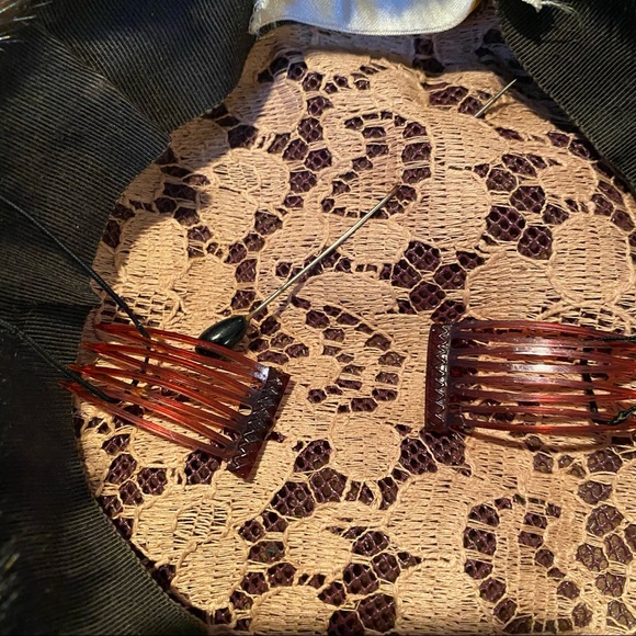 SAKS FIFTH AVE WOMEN'S MINK HAT… - Picture 10 of 11